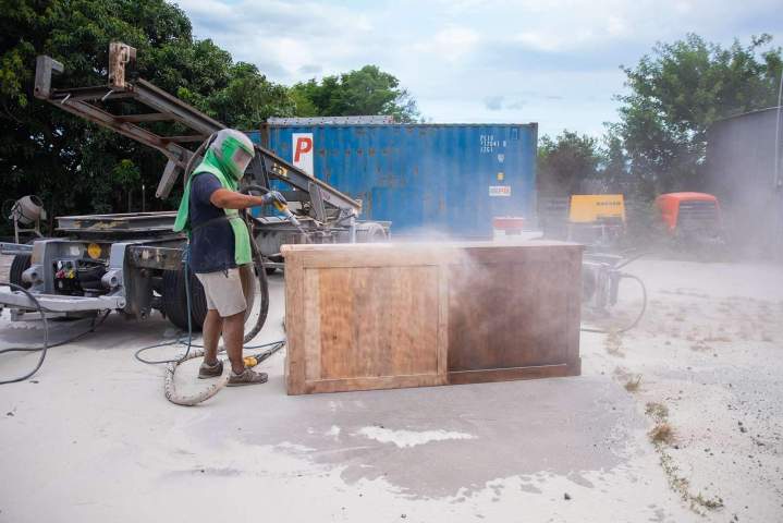 Restauration meuble bois extérieur La Réunion