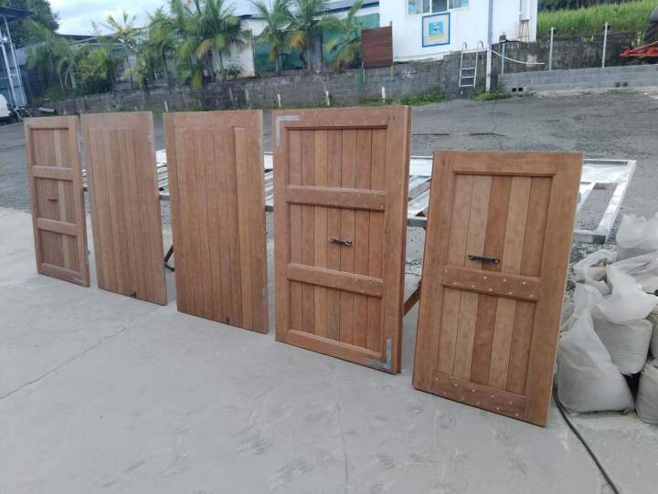 Ponçage et finitions bois La Réunion