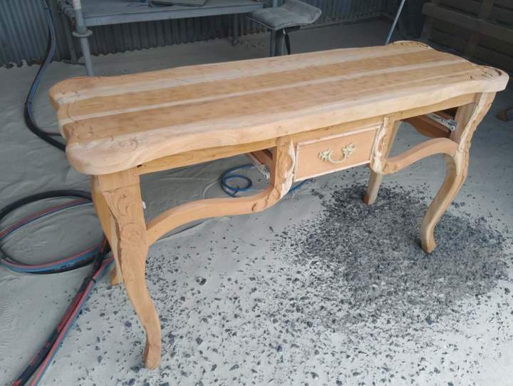 Restauration et lissage pour vos mobiliers anciens